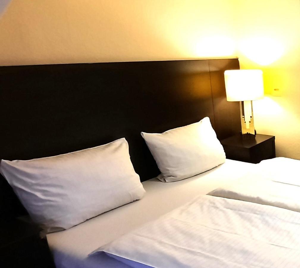 קלן Hotel Ariana מראה חיצוני תמונה